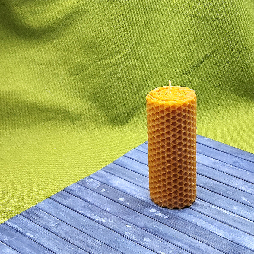 Vela de cera de abeja de 10x4cm 100% natural - 12 horas. - Imagen 4